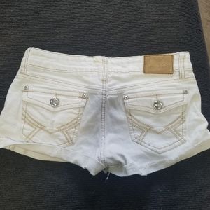 🌻Vanity White denim shorts